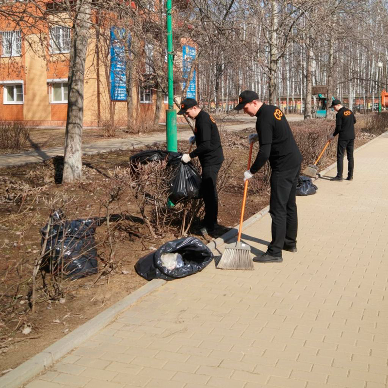 Уборка листьев в Ялуторовске